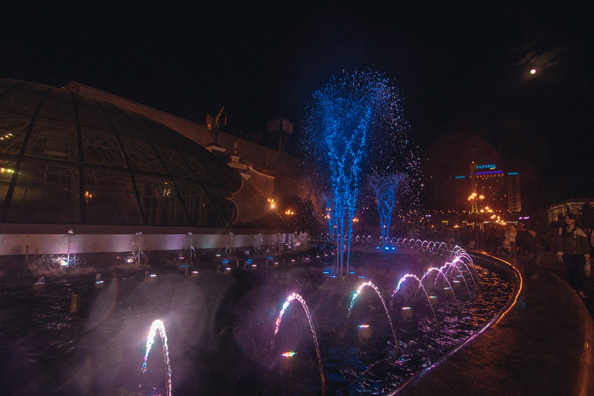 По понедельникам система фонтанов будет готовится к новому запуску