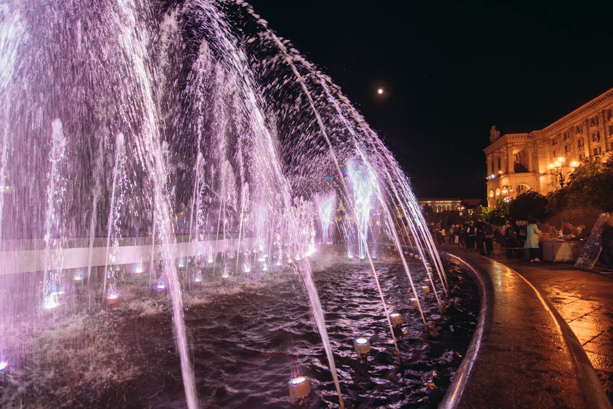 Столичные фонтаны стали яркой достопримечательностью города