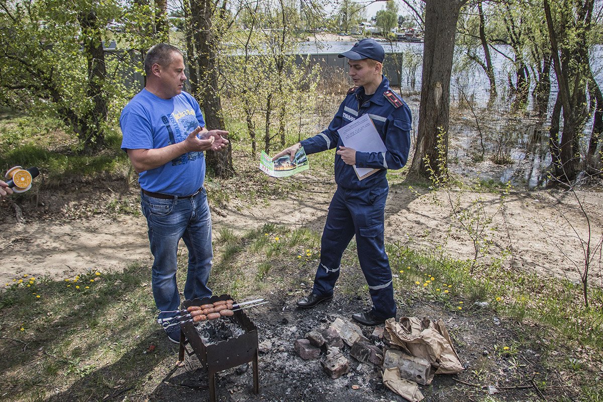 Чтобы отдых был безопасный, работники ГСЧС провели рейд в лесопарковой зоне Чтобы отдых был безопасный, работники ГСЧС провели рейд в лесопарковой зоне