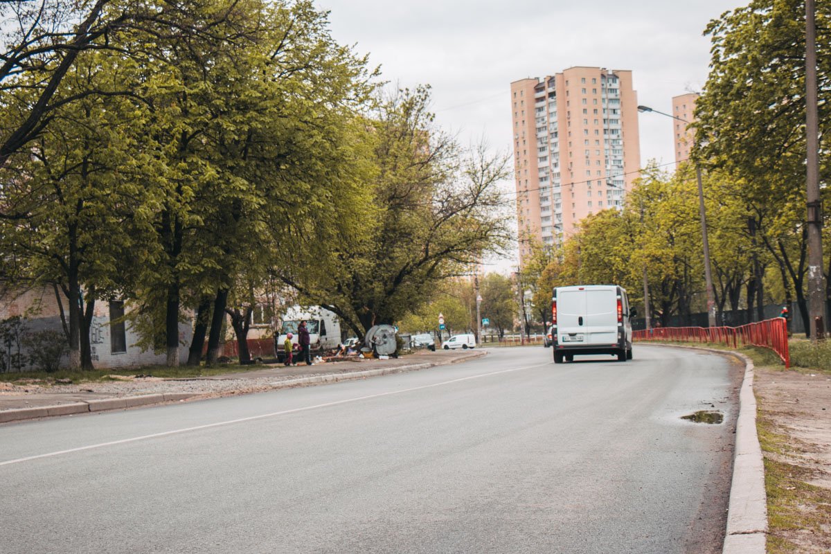 Дорожное полотно на Дарницком бульваре в отличном состоянии
