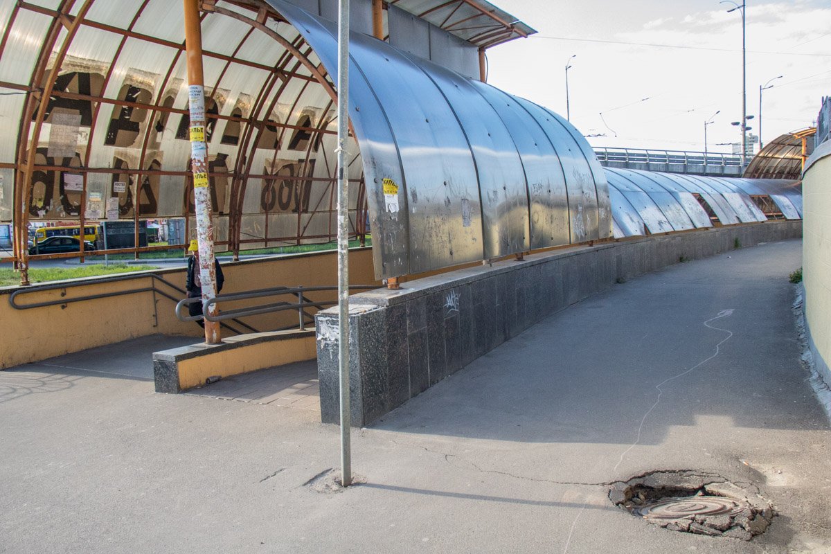 О люк можно ногу сломать О люк можно ногу сломать