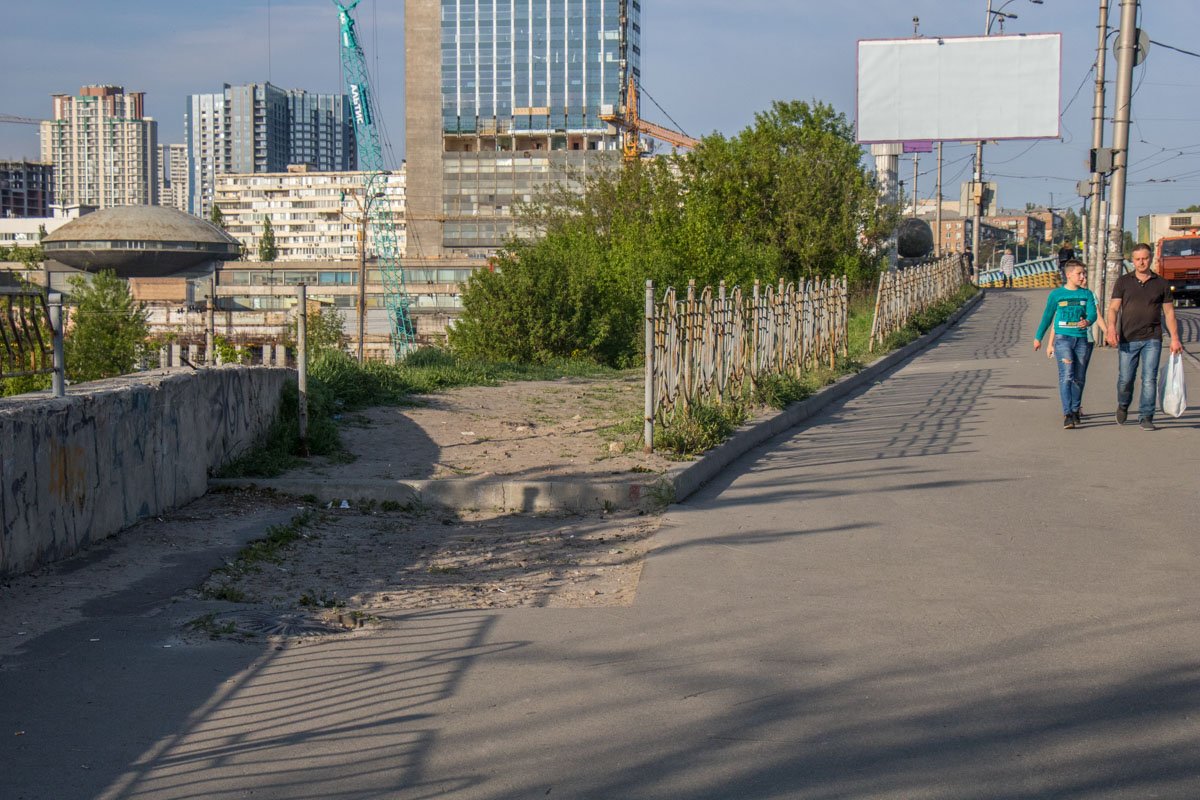 Видно, что сильно нуждается в благоустройстве район Видно, что сильно нуждается в благоустройстве район