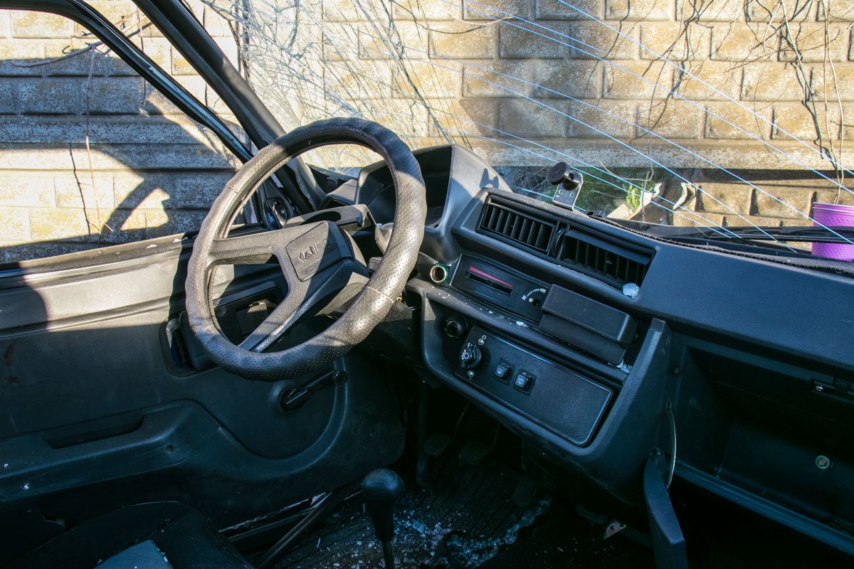 Водителя ЗАЗа госпитализировали с травмой головы и ноги Водителя ЗАЗа госпитализировали с травмой головы и ноги