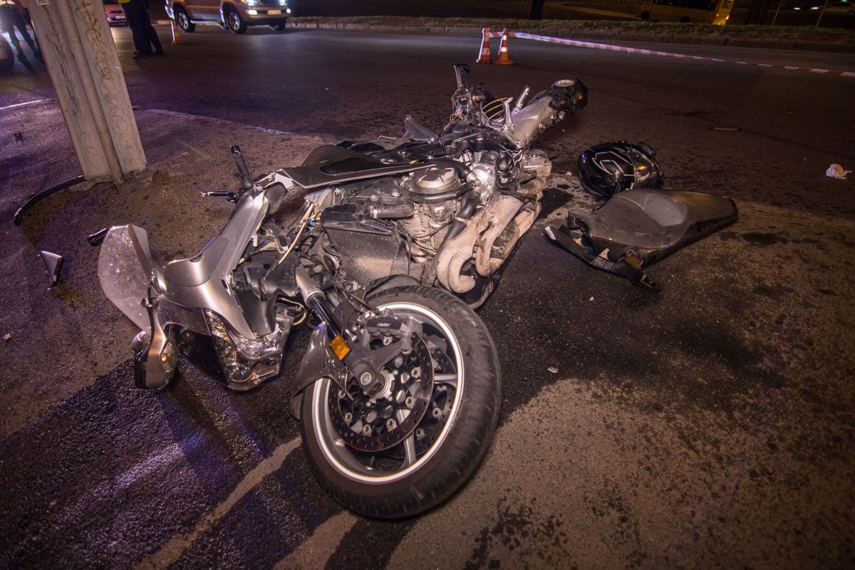 Парня с переломами обеих ног госпитализировали