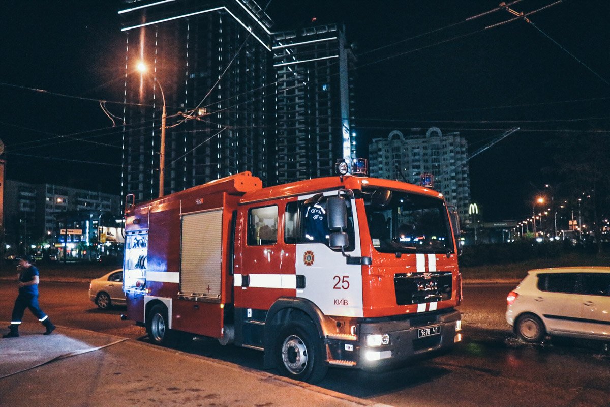В ночь на 1 мая на Оболнском проспекте произошел пожар
