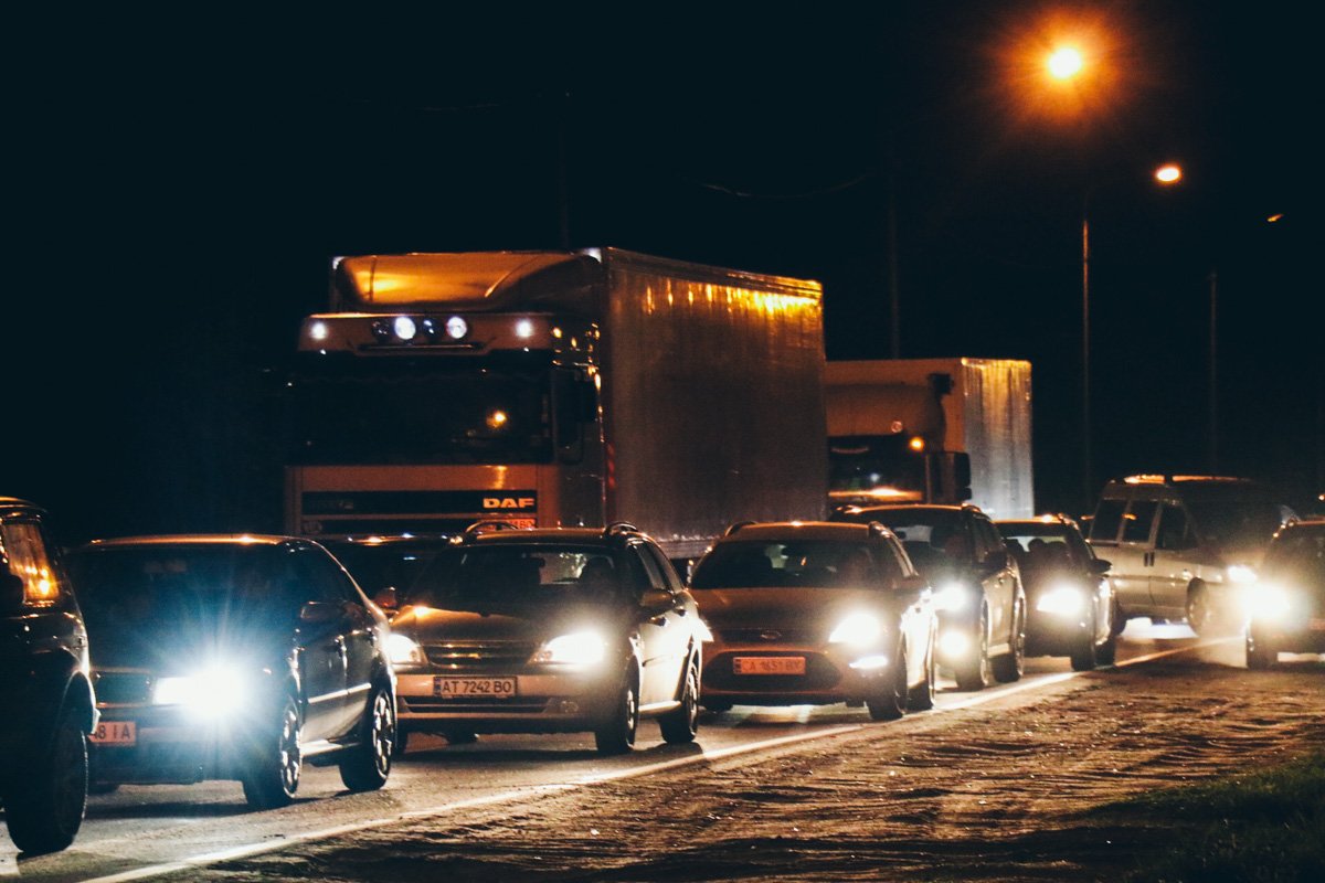 На время работы спасателей движение по проспекту было ограничено