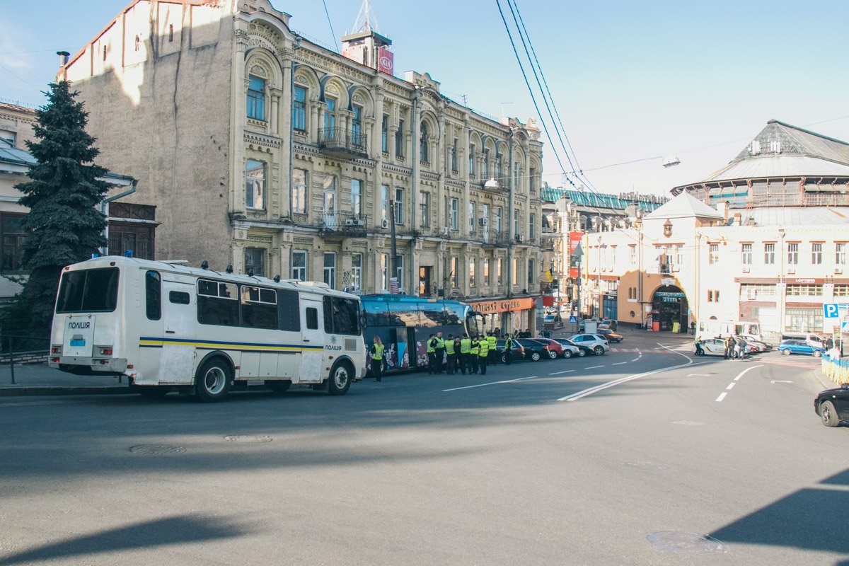 В центре Киева также много спецтранспорта