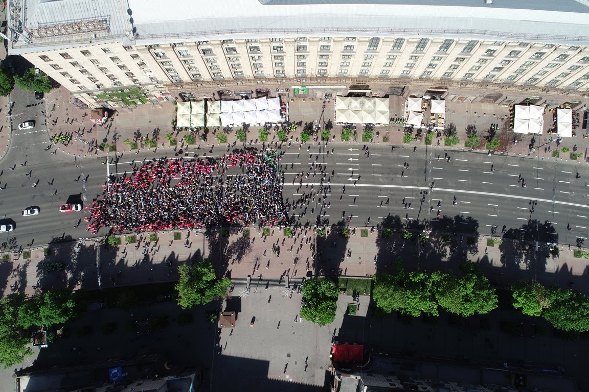 Среди участников - профсоюзы, социалистическая партия, социал-демократическая партия, рабочая партия, Партия зеленых, военные пенсионеры Среди участников - профсоюзы, социалистическая партия, социал-демократическая партия, рабочая партия, Партия зеленых, военные пенсионеры
