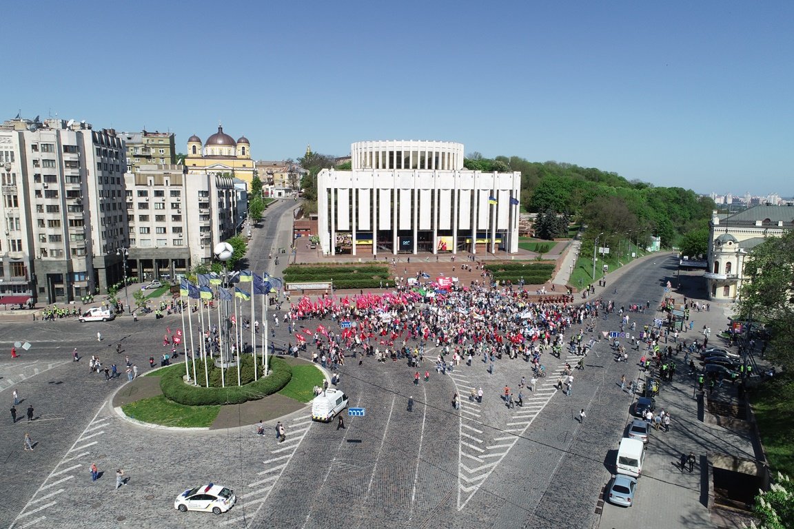 Финиш марша у порога Украинского дома Финиш марша у порога Украинского дома