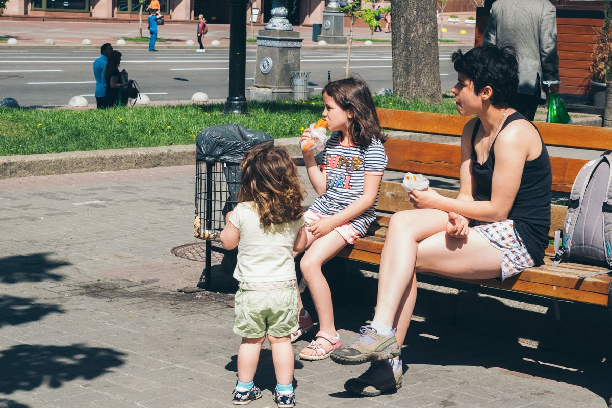 И наслаждаются киевской перепичкой И наслаждаются киевской перепичкой