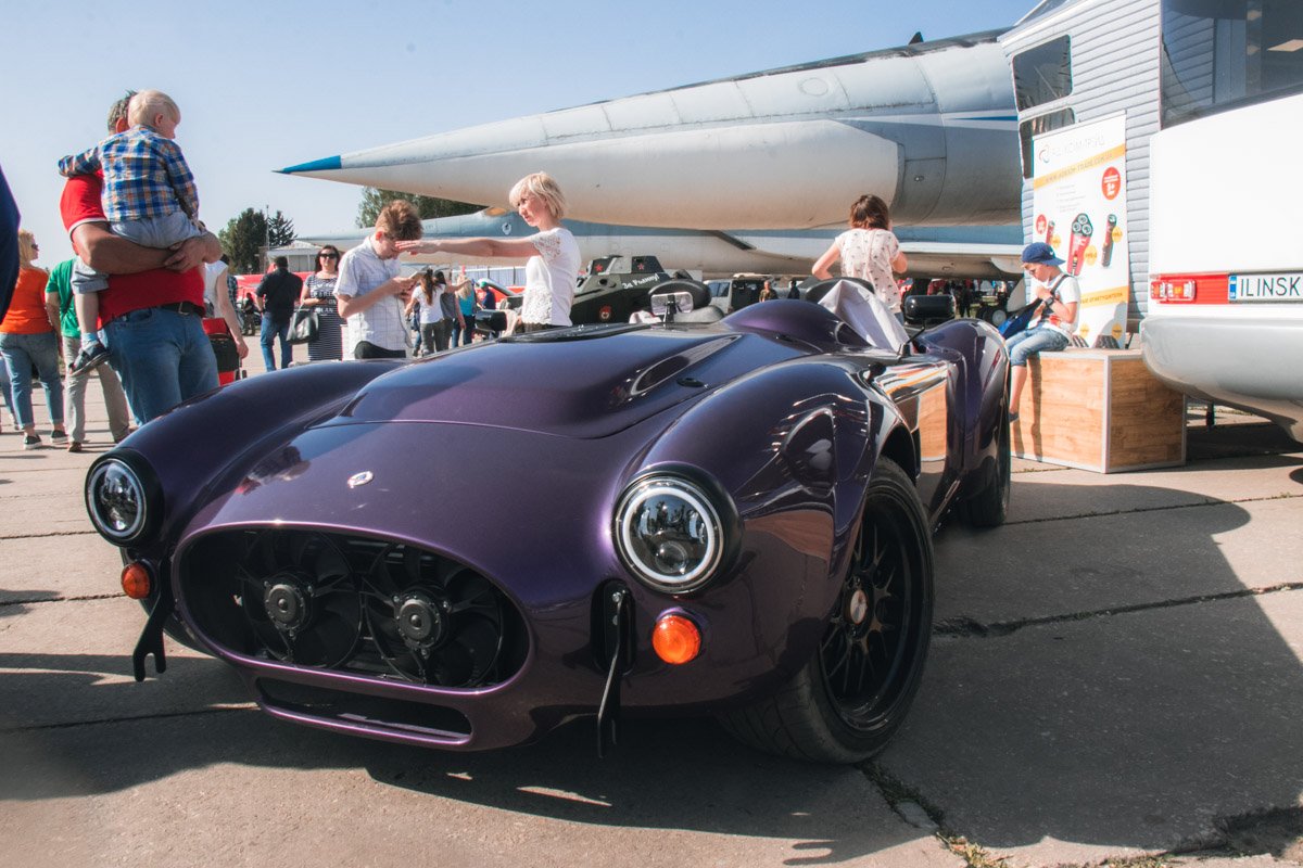 Спортивный автомобиль Cobra