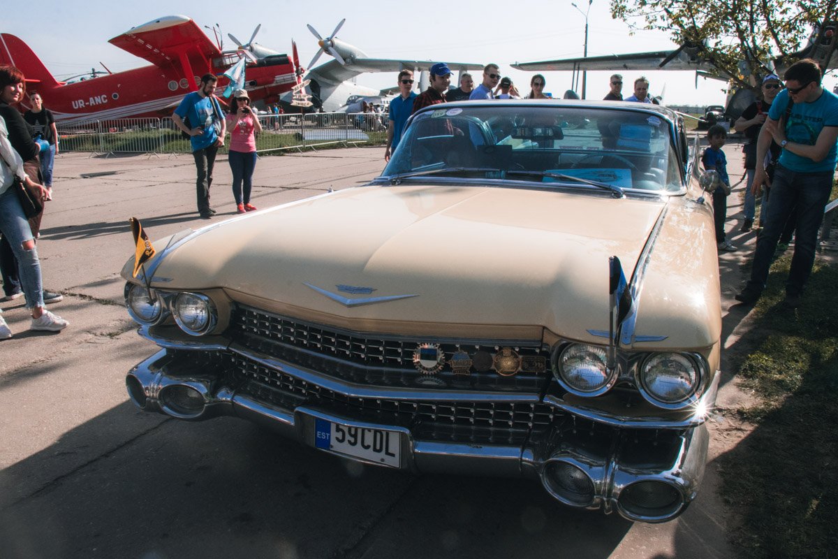 А вот и Cadillac