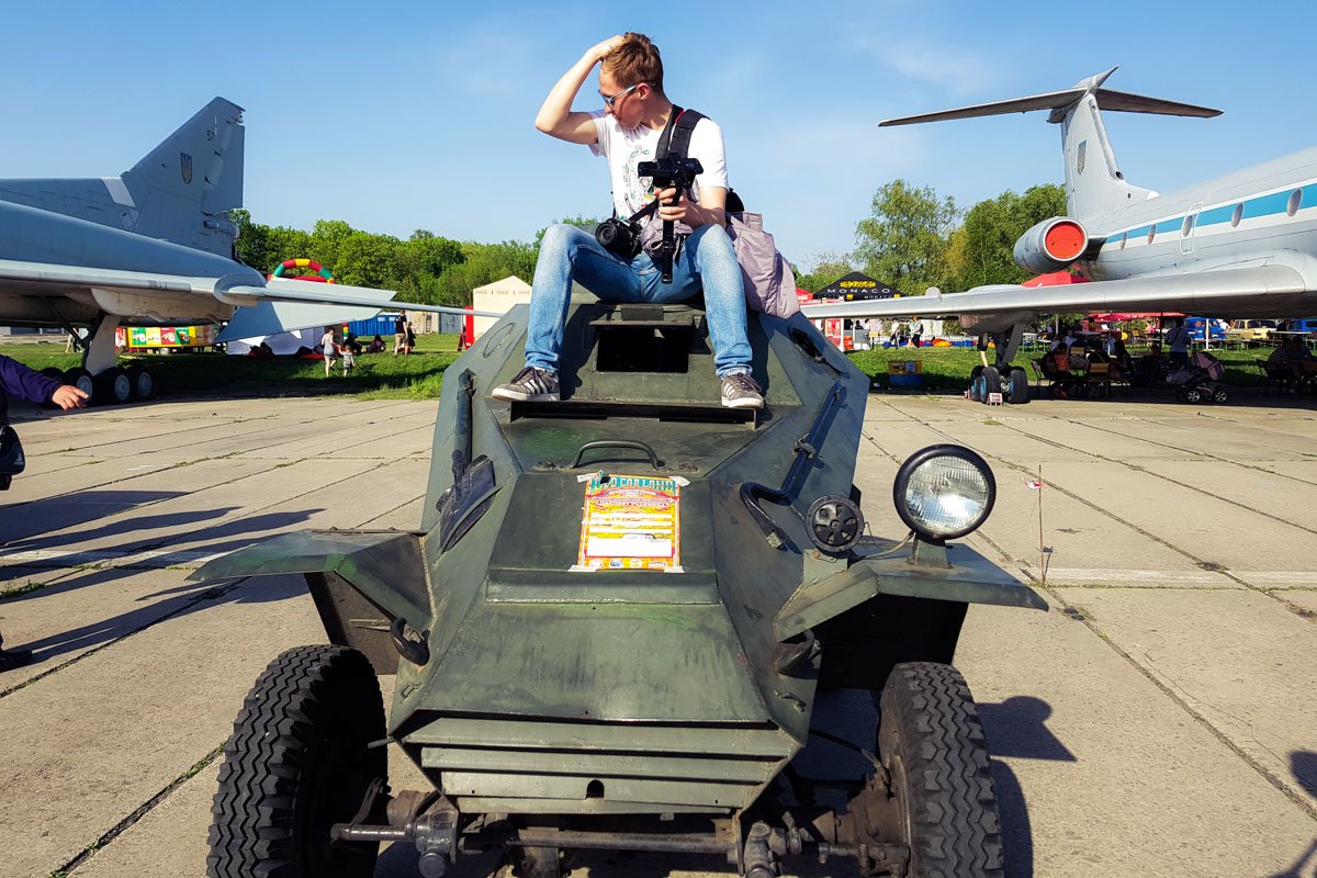 Оператор Информатора насладился поездкой на броневике