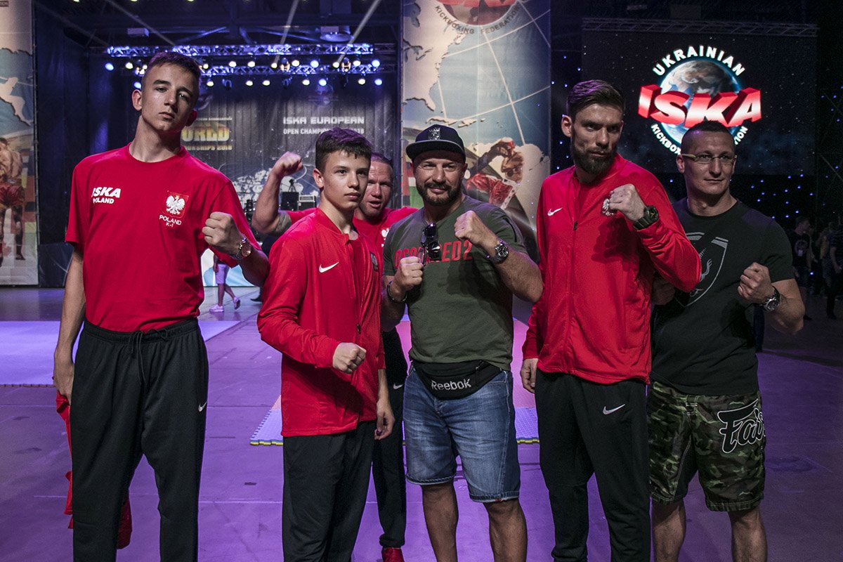 Кикбоксеры - парни крепкие Кикбоксеры - парни крепкие