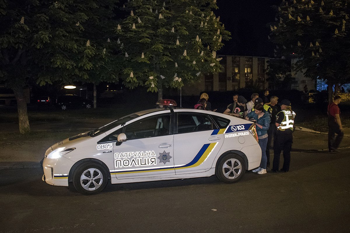 На место прибыло несколько машин полиции