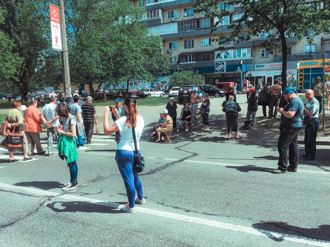 В четверг, 3 мая, в Киеве на Виноградаре проходит митинг