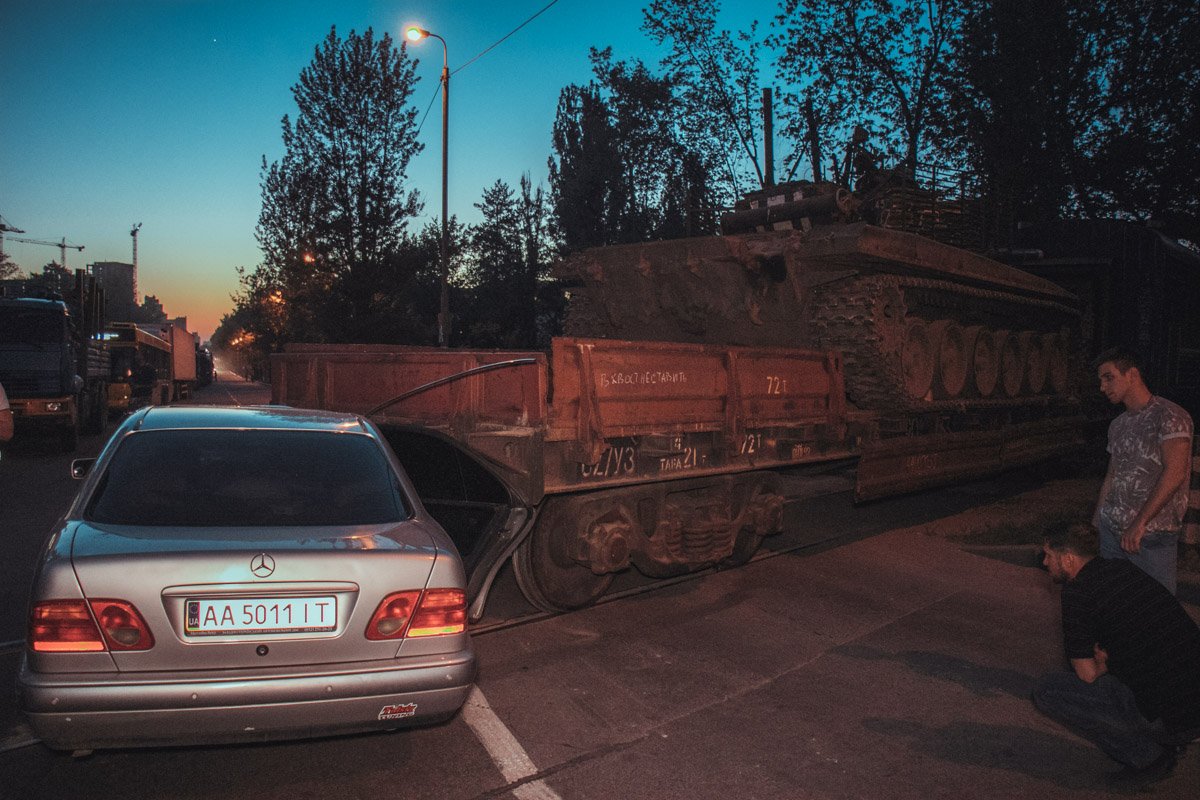 Mercedes двигался в сторону Дарницкого вокзала