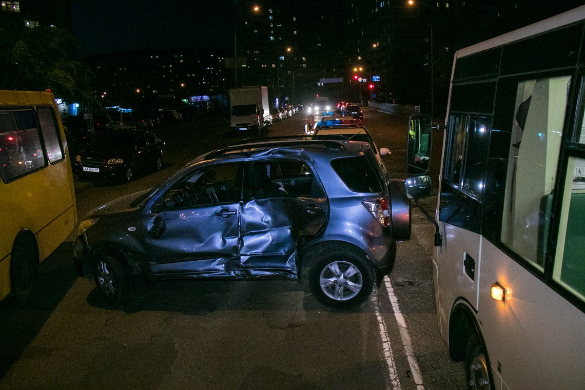 Столкновение произошло около 20:30 возле супермаркета Billa