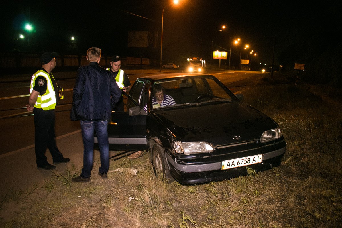 Honda Jazz обгоняла ВАЗ 2114 и не справилась с управлением Honda Jazz обгоняла ВАЗ 2114 и не справилась с управлением