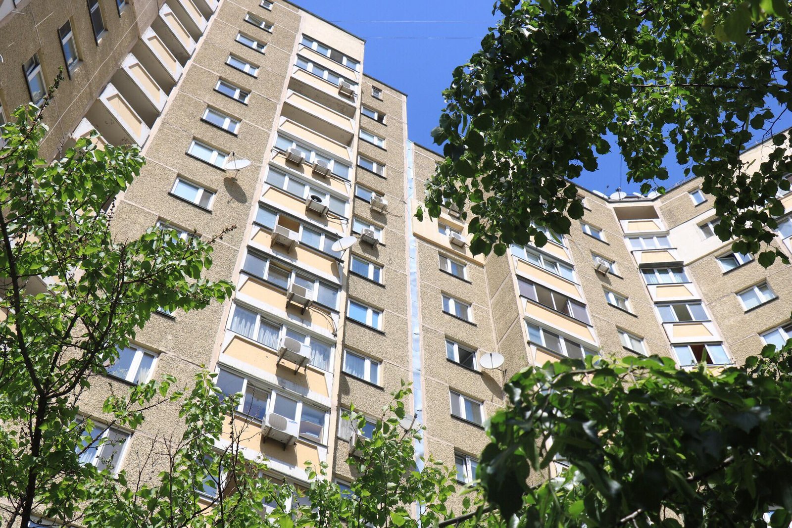 Он разбился насмерть после падения с 10 этажа