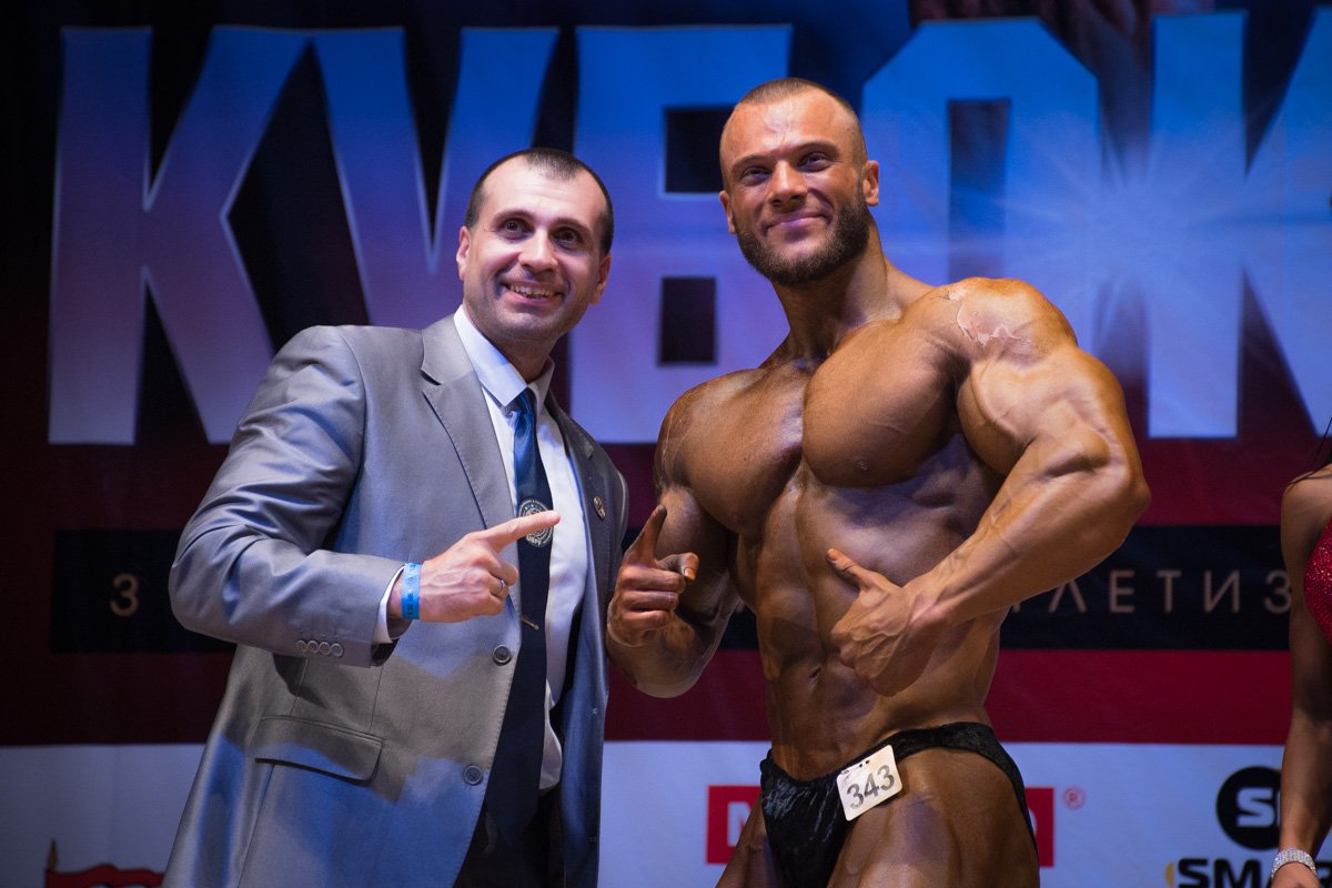 Абсолютный чемпион в категории "Бодибилдинг мужчины" - Ярослав Верба