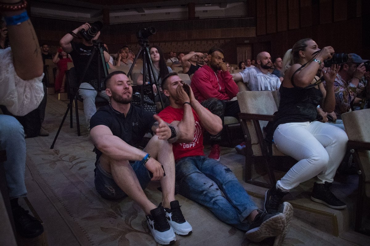 Наблюдали за соревнованиями около тысячи зрителей