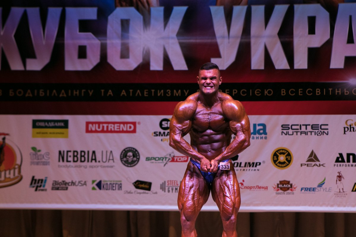 Рядом с таким мужчиной действительно будешь как за каменной стеной