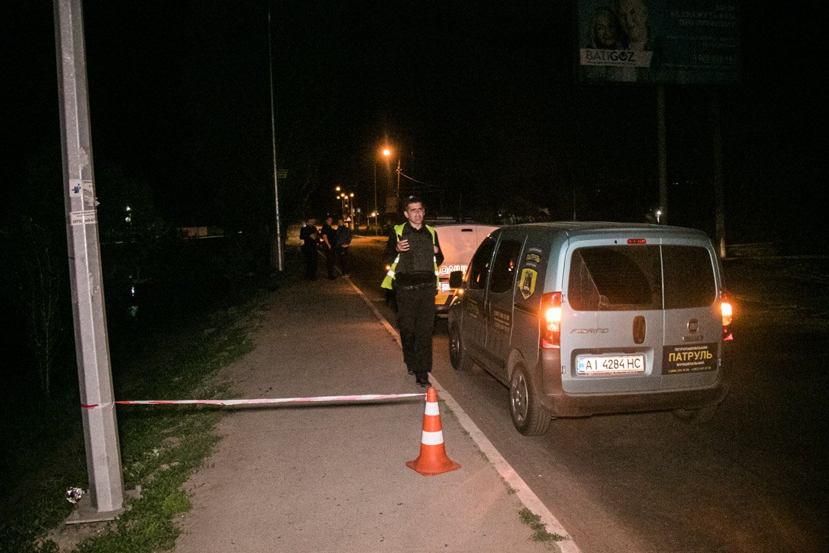 Место происшествия оцеплено Место происшествия оцеплено