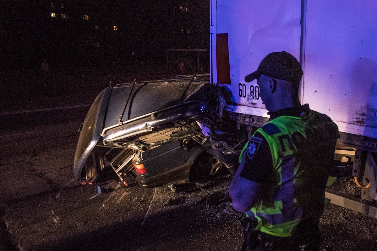 В результате ДТП водитель пострадал, а его жена-пассажир погибла