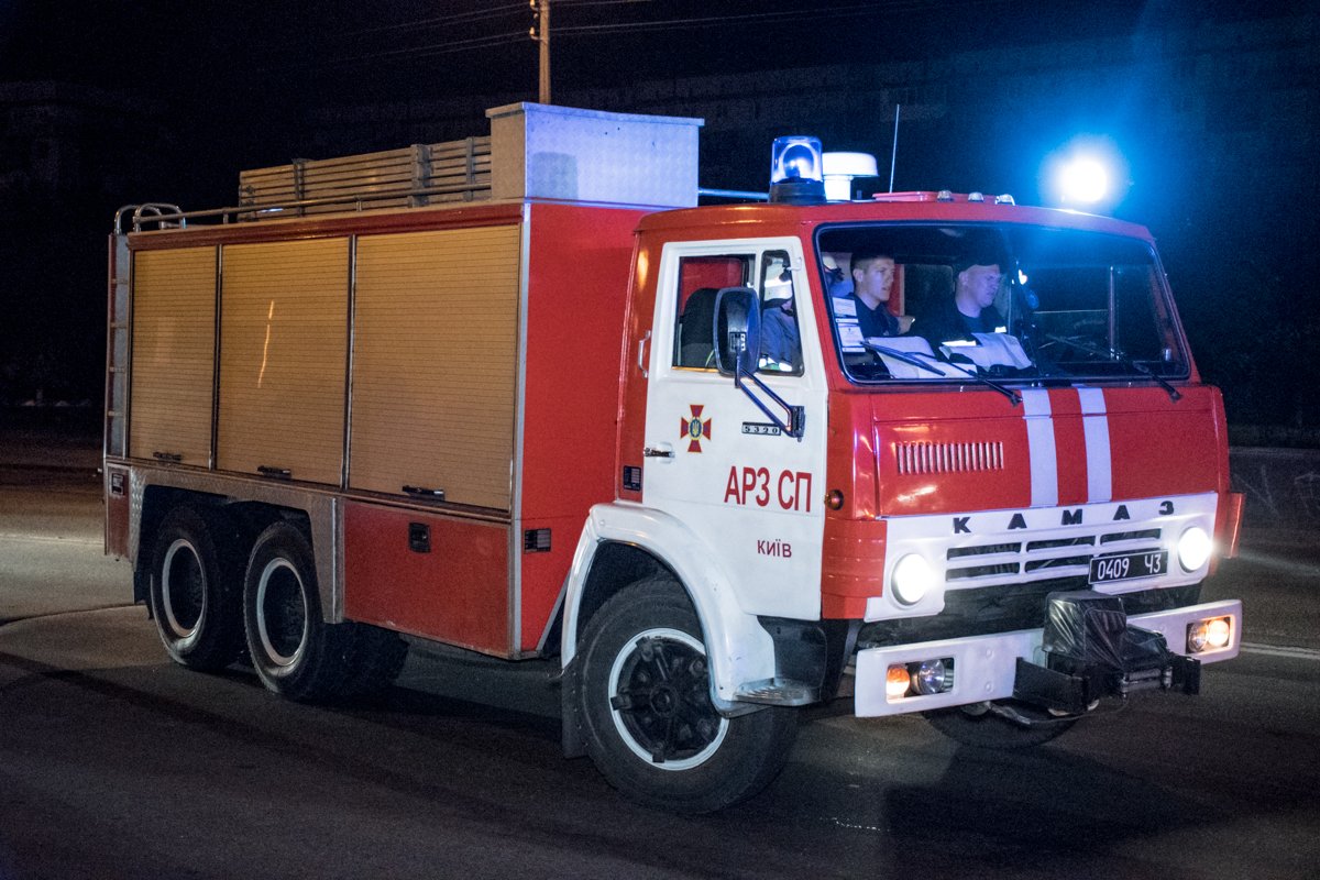 Чтобы извлечь тело девушки на место выезжал аварийно-спасательный отряд ГСЧС