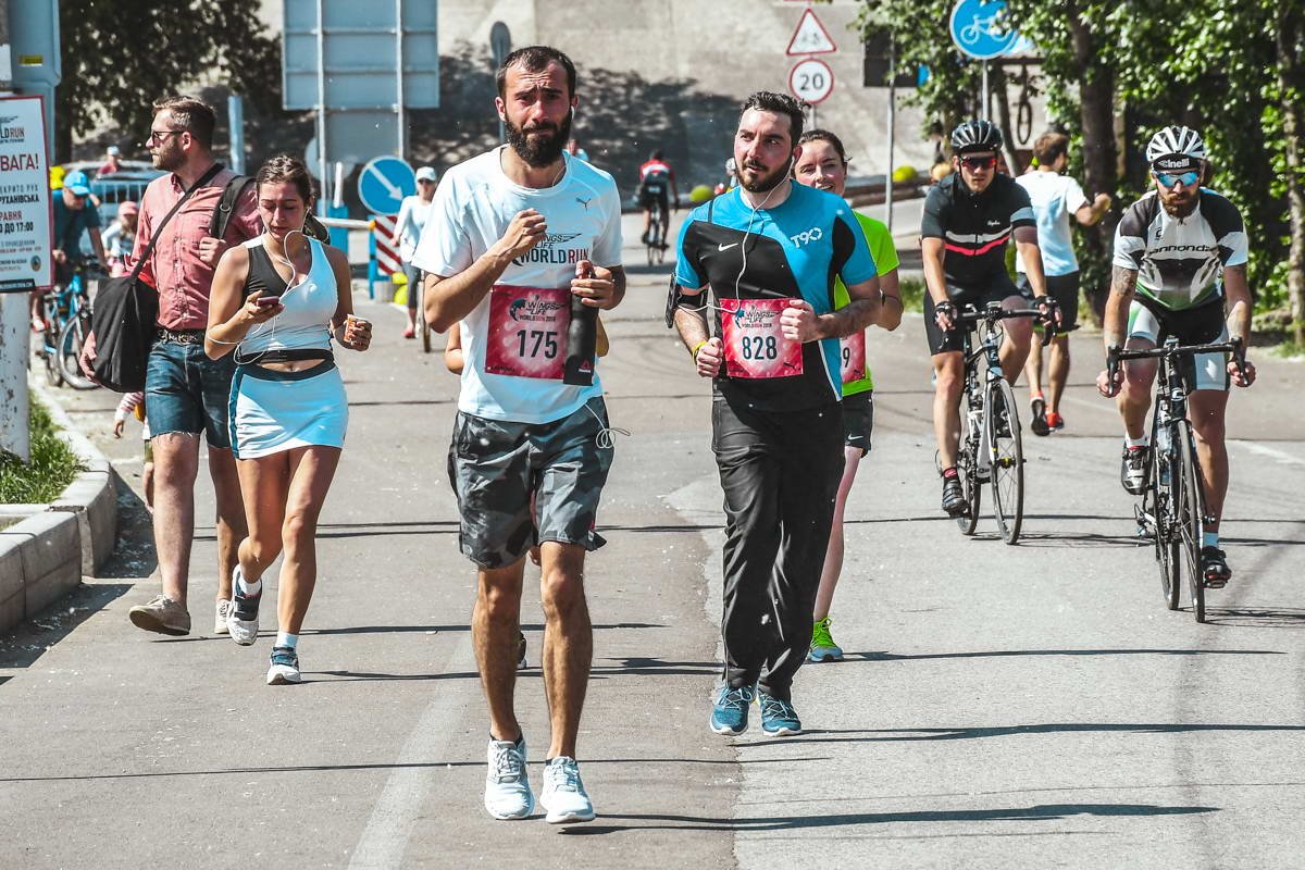 Забег стартовал одновременно по всему миру Забег стартовал одновременно по всему миру