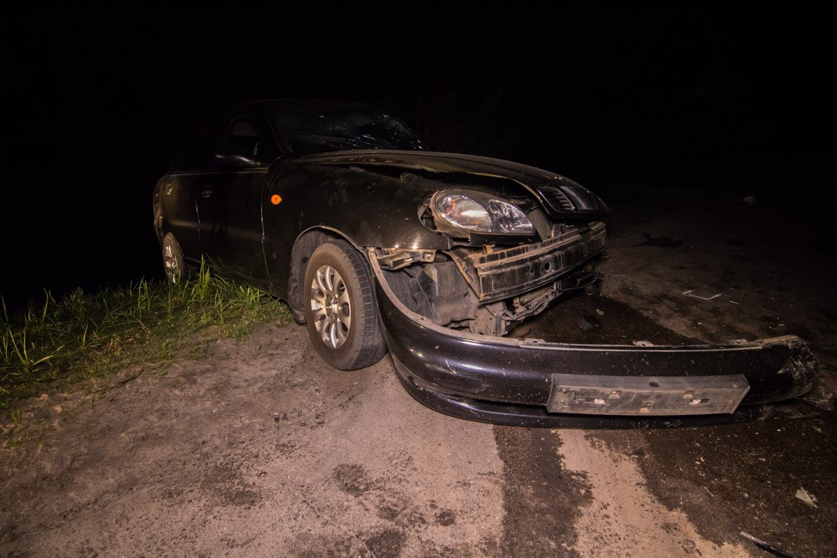 Машины ехали в противоположных направлениях Машины ехали в противоположных направлениях