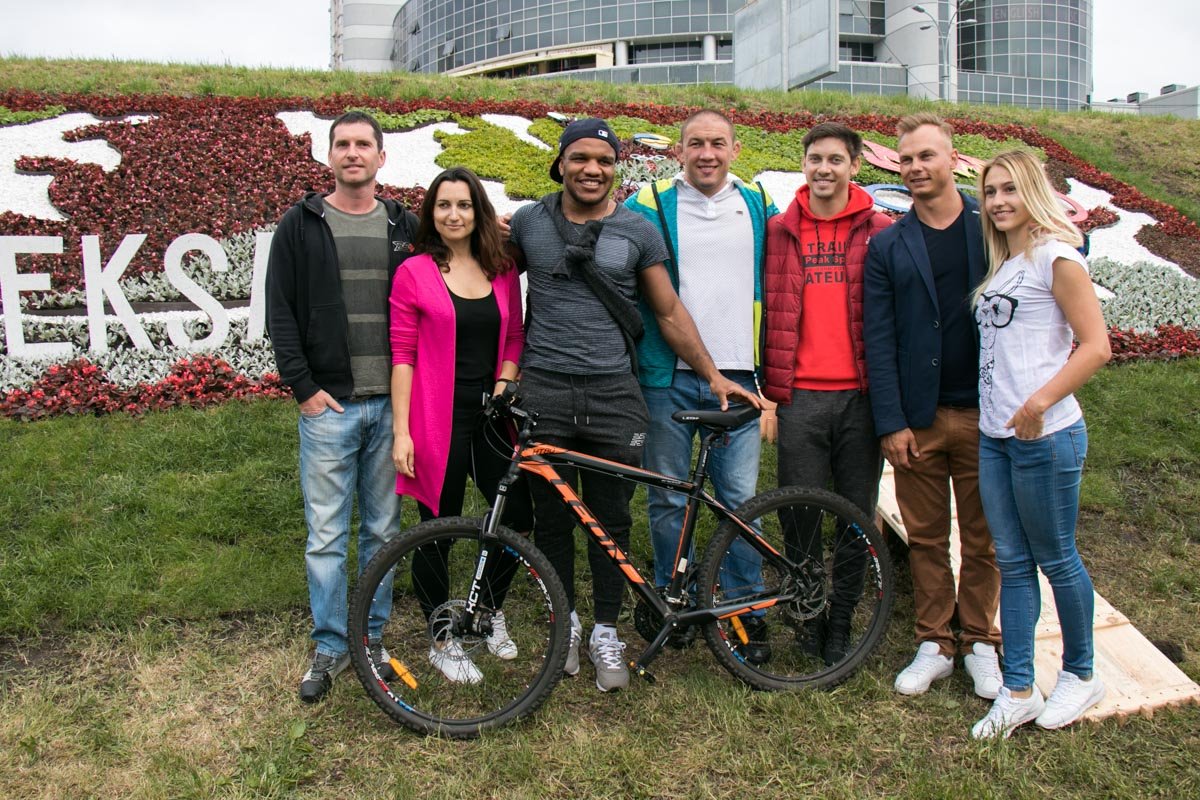 Разделить радость с коллегой пришли другие олимпийцы Разделить радость с коллегой пришли другие олимпийцы