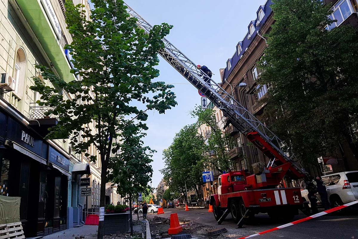 Предварительная причина обвала - ветхость здания Предварительная причина обвала - ветхость здания