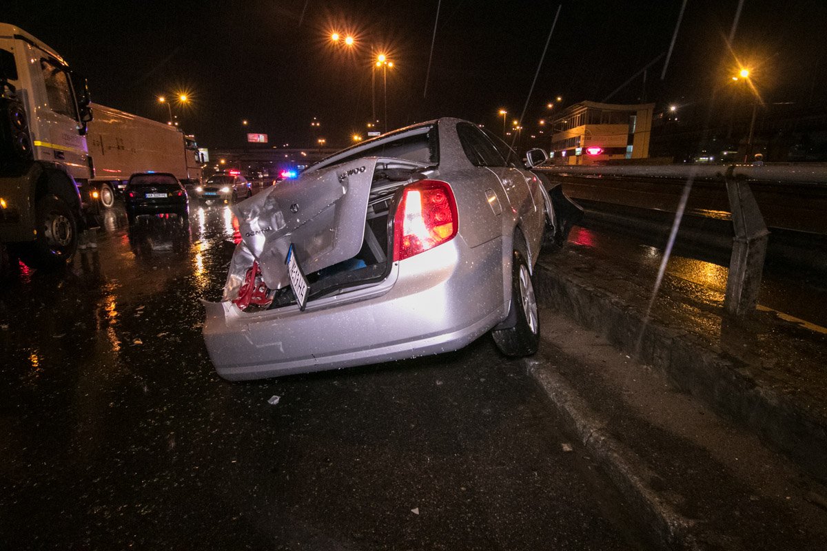 Незадолго до ДТП начался дождь, дорога была мокрой Незадолго до ДТП начался дождь, дорога была мокрой