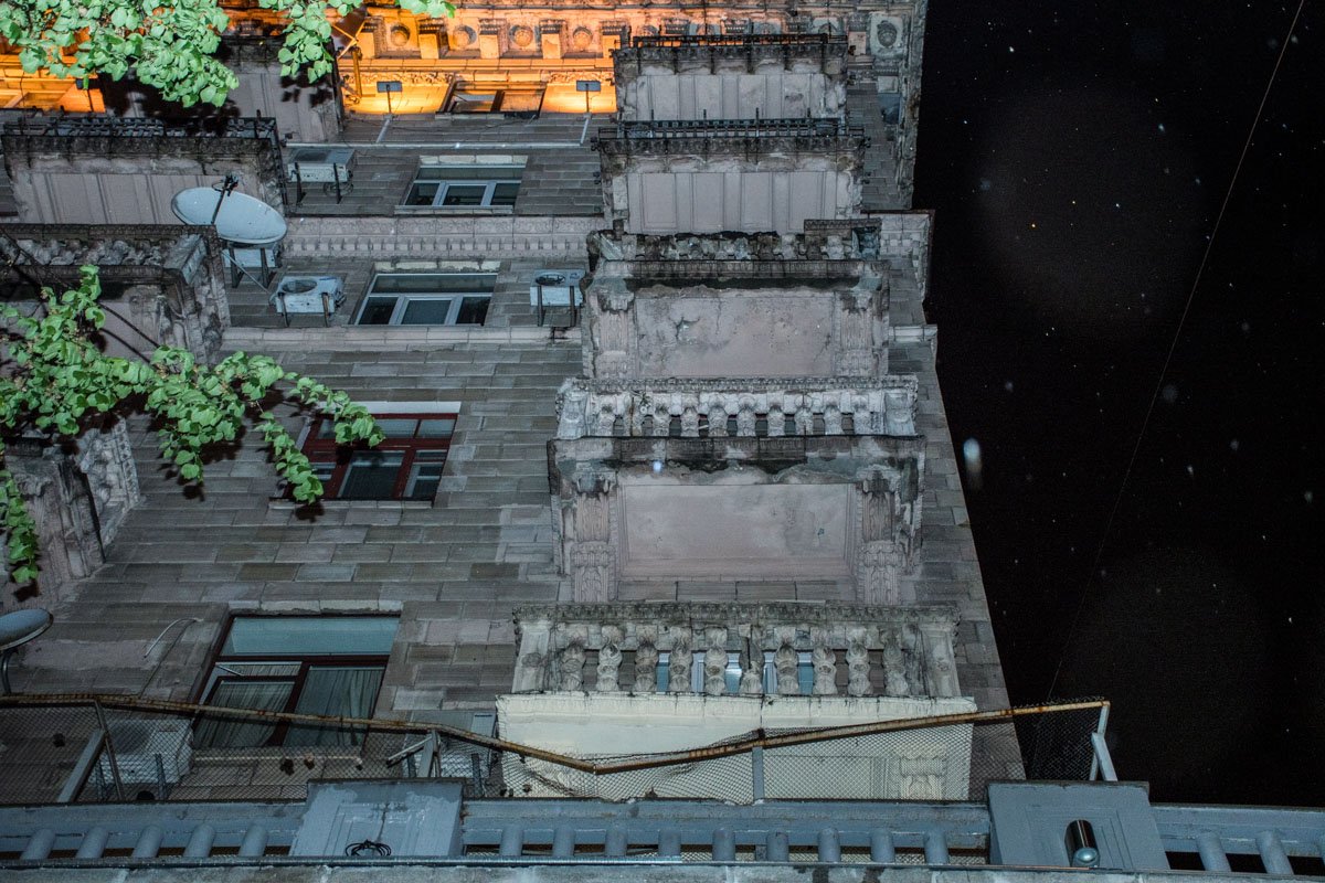 Обвалился балкон на 4м этаже