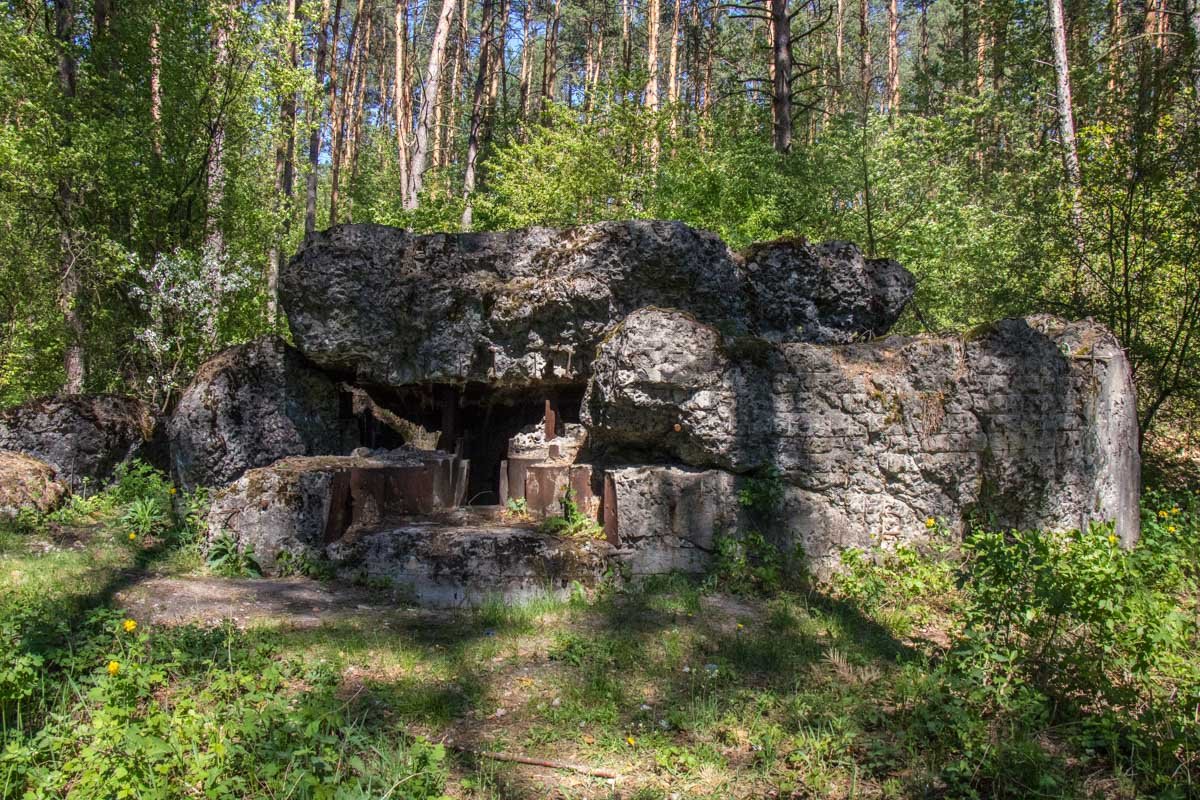 Часть строений быстро разрушается Часть строений быстро разрушается