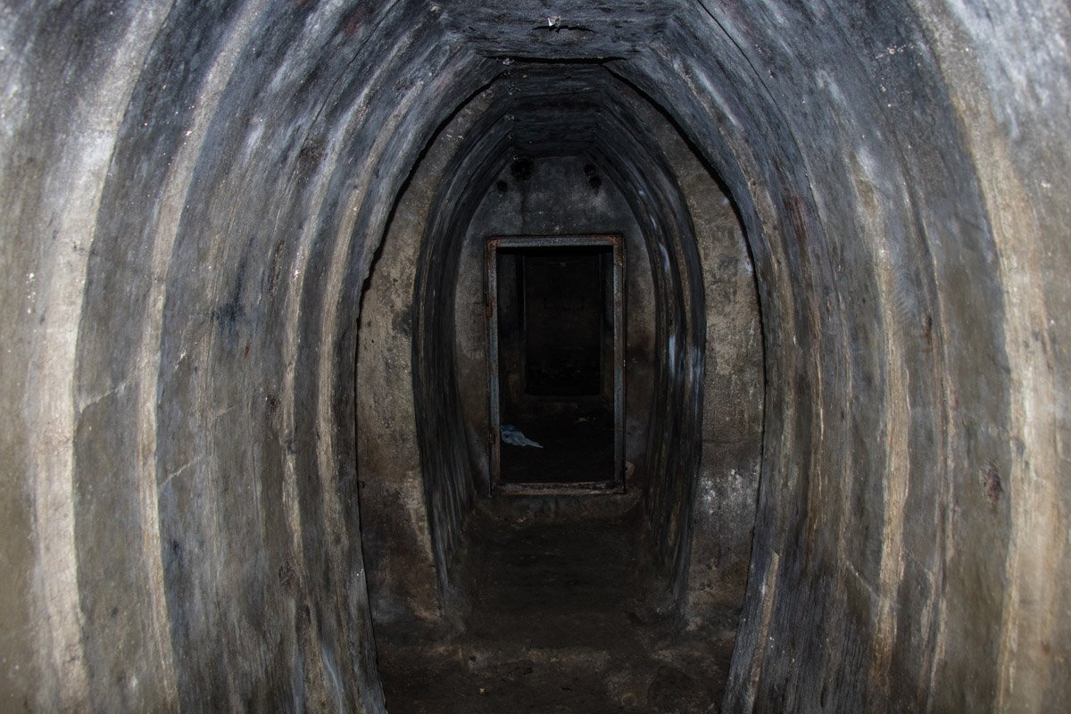 В подземных ходах лучше поберечь голову В подземных ходах лучше поберечь голову