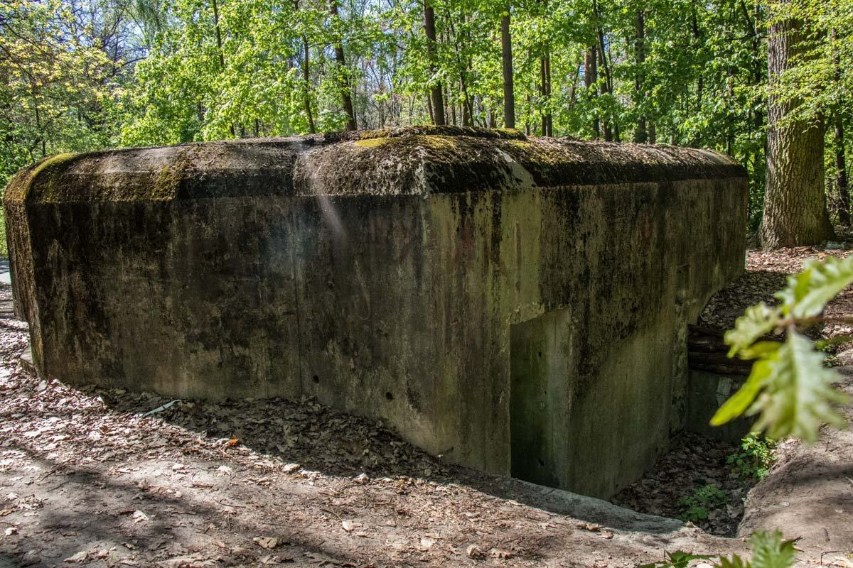 Некоторые постройки сохраняются силами историков и энтузиастов Некоторые постройки сохраняются силами историков и энтузиастов