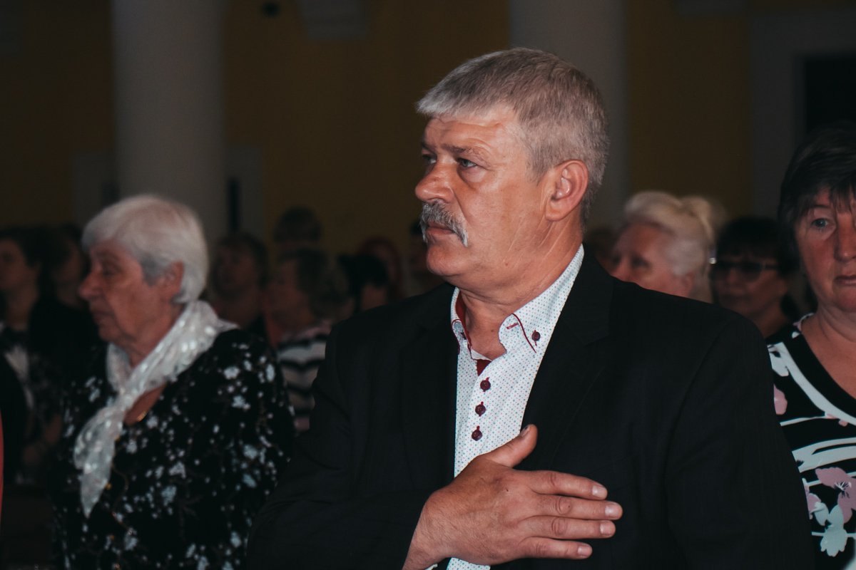 Среди присутствующих были родные, близкие и боевые товарищи героев АТО Среди присутствующих были родные, близкие и боевые товарищи героев АТО