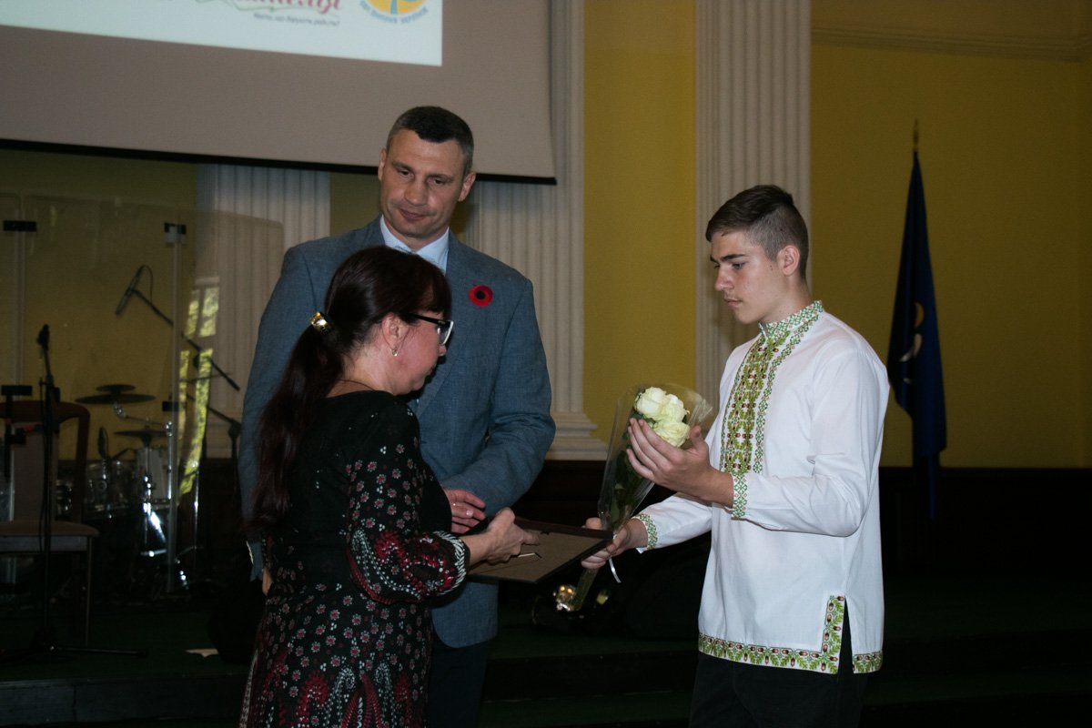 В этот день мы чествуем тех, кто отдал самое ценное - жизнь, защищая независимость и территориальную целостность своей родины, - заявил Виталий Кличко В этот день мы чествуем тех, кто отдал самое ценное - жизнь, защищая независимость и территориальную целостность своей родины, - заявил Виталий Кличко