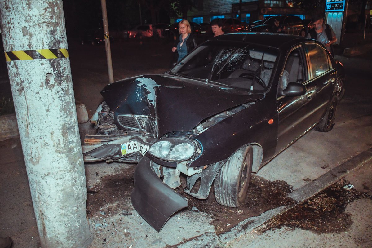 У машины полностью разбит перед У машины полностью разбит перед