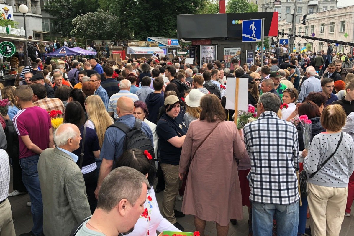 По состоянию на 10:00 на акцию пришли около тысячи человек