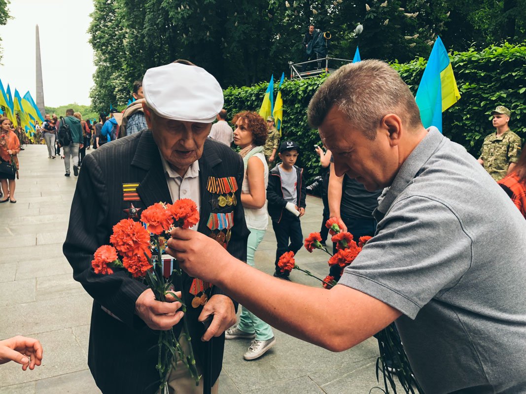 Около 11:20 митингующие зашли в Парк Славы Около 11:20 митингующие зашли в Парк Славы