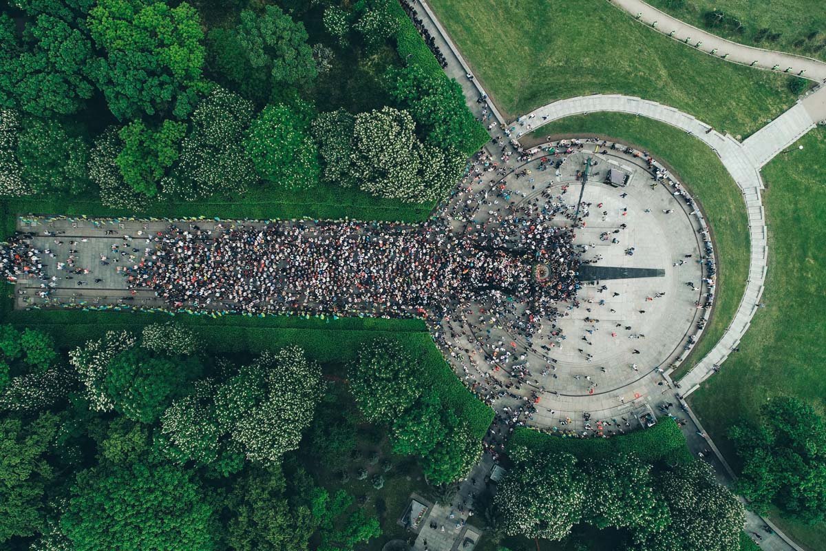 С высоты возложение выглядело так