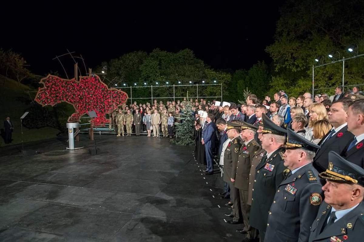 На празднике присутствовали и другие высокопоставленные государственные деятели На празднике присутствовали и другие высокопоставленные государственные деятели