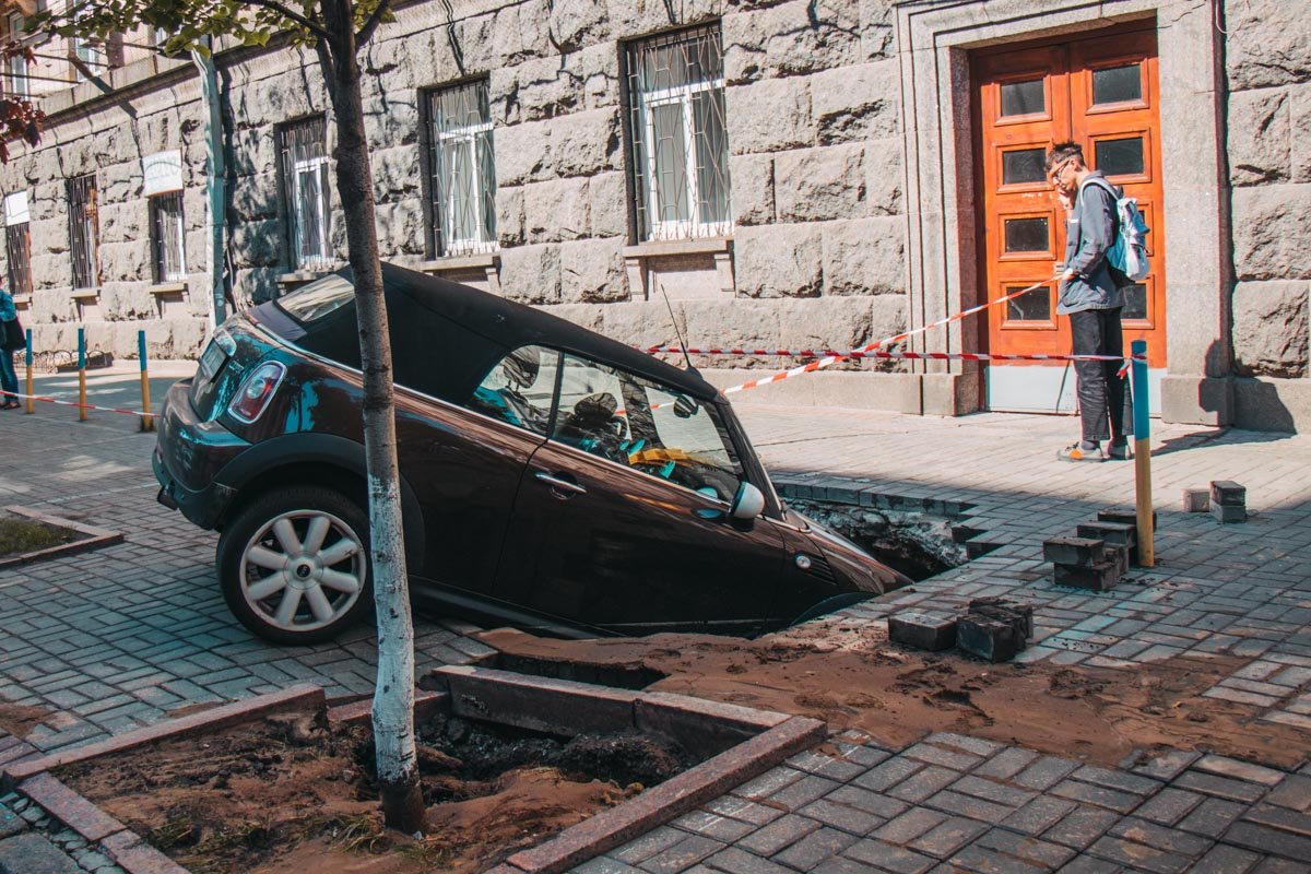 Владелец авто - гражданин Чехии - вызвал на место адвоката Владелец авто - гражданин Чехии - вызвал на место адвоката