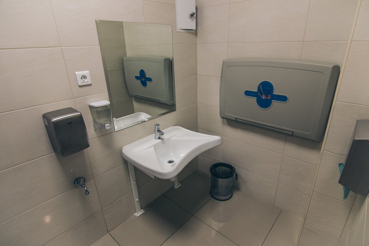 Сантехника в санузлах новая и ухоженная