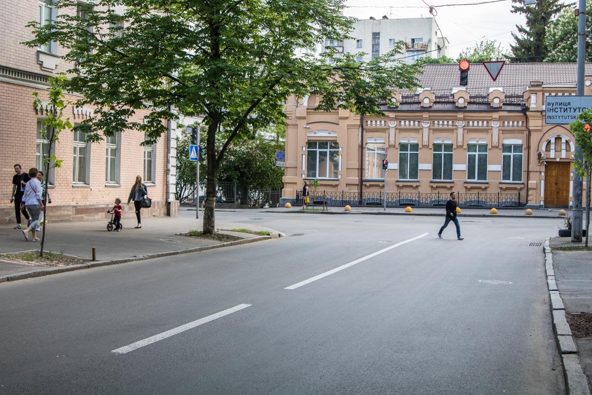 Асфальт находится в хорошем состоянии