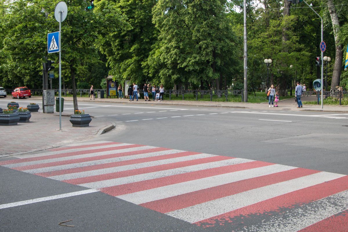 Однако краска начала стираться